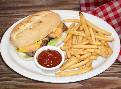 Chicken or Beef Sandwich Sandwich de Res o Pollo… $12.00